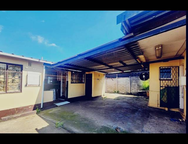 2 BEDROOM FREESTANDING FOR SALE IN BOMBAY HEIGHTS
